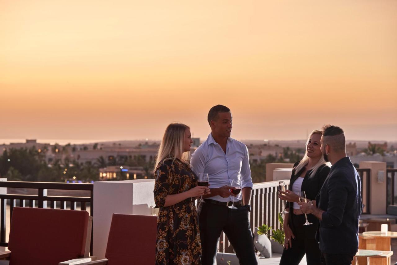 Fanar Hotel & Residences Salalah Esterno foto Rooftop bar