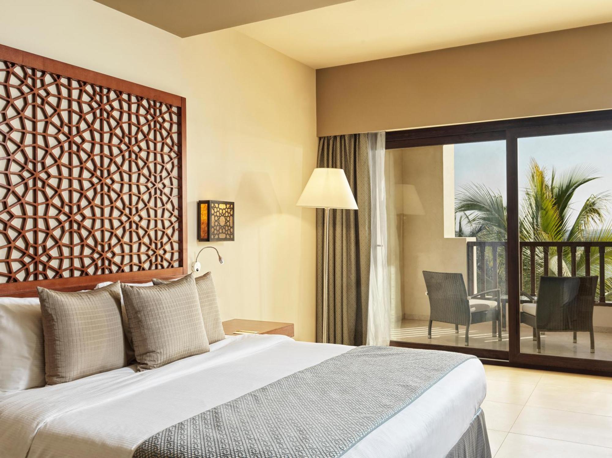 Fanar Hotel & Residences Salalah Esterno foto Deluxe room