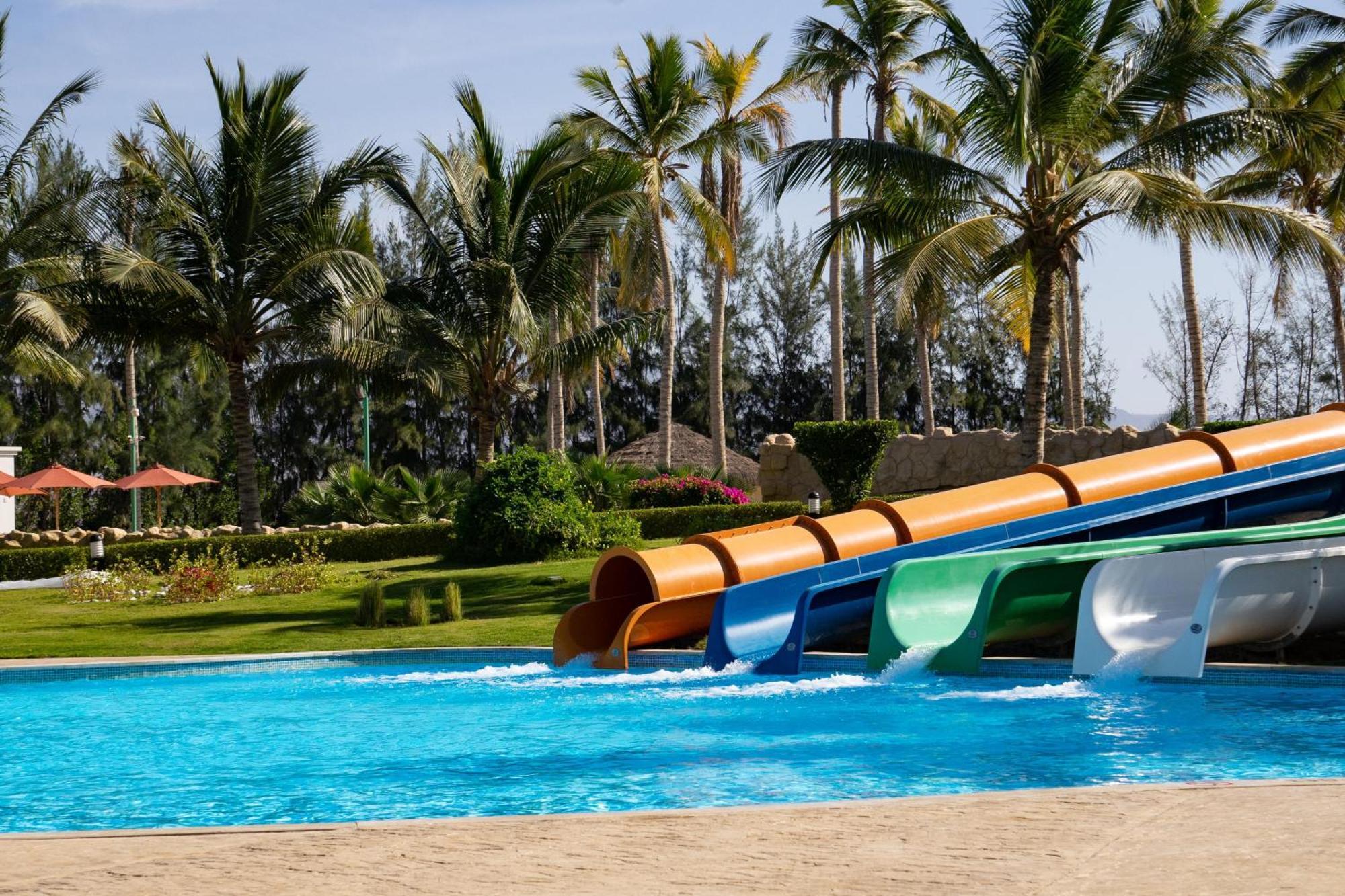Fanar Hotel & Residences Salalah Esterno foto Aqua Park